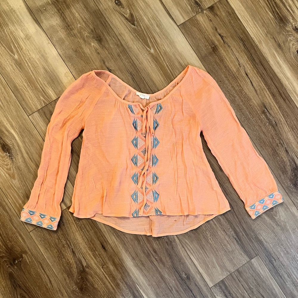 Three quarter sleeve top